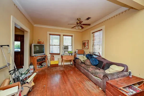 1122 Robbie ST, Houston, TX 77009