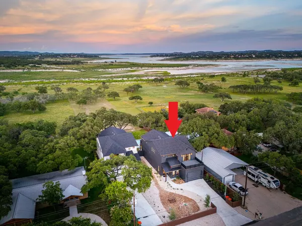 2854 Lakeshore DR, Canyon Lake, TX 78133