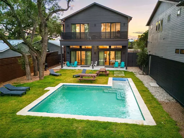 2854 Lakeshore DR, Canyon Lake, TX 78133