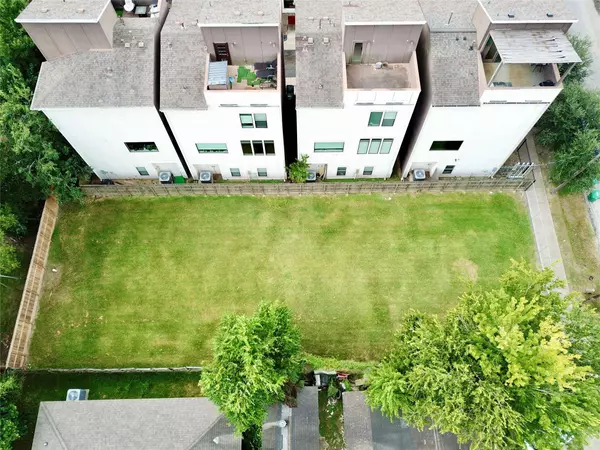 207 Burr ST, Houston, TX 77011