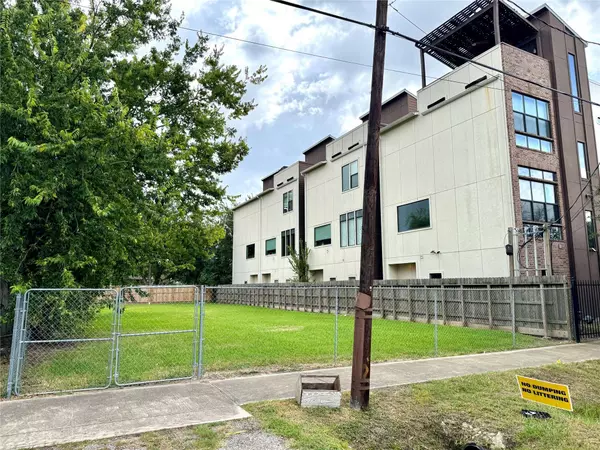 207 Burr ST, Houston, TX 77011