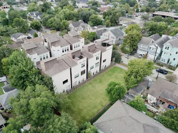 207 Burr ST, Houston, TX 77011