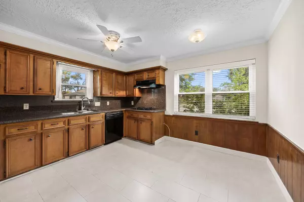 6003 Rena ST, Houston, TX 77092