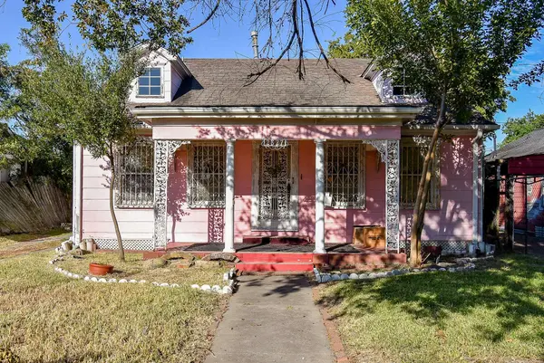 2827 Robertson ST, Houston, TX 77009