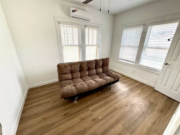 7 Hunt ST, Houston, TX 77003