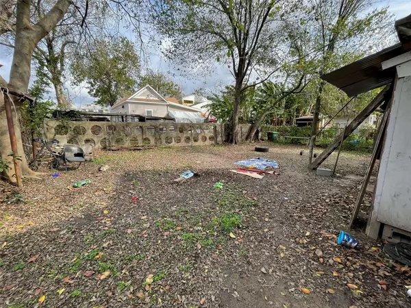 2809 Engelke ST, Houston, TX 77003