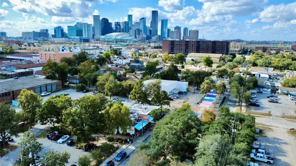 2809 Engelke ST, Houston, TX 77003