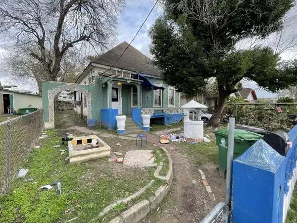 2809 Engelke ST, Houston, TX 77003