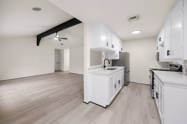 12123 Plumpoint DR, Houston, TX 77099