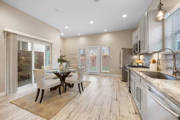 317 E 35th ST #A, Houston, TX 77018