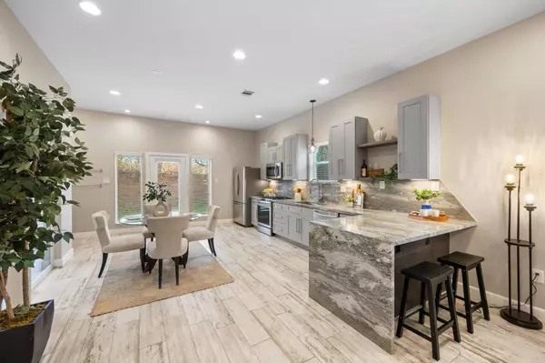 317 E 35th ST #A, Houston, TX 77018