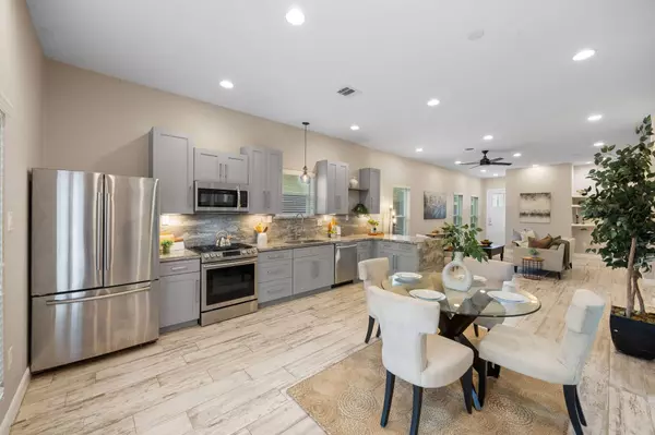 317 E 35th ST #A, Houston, TX 77018