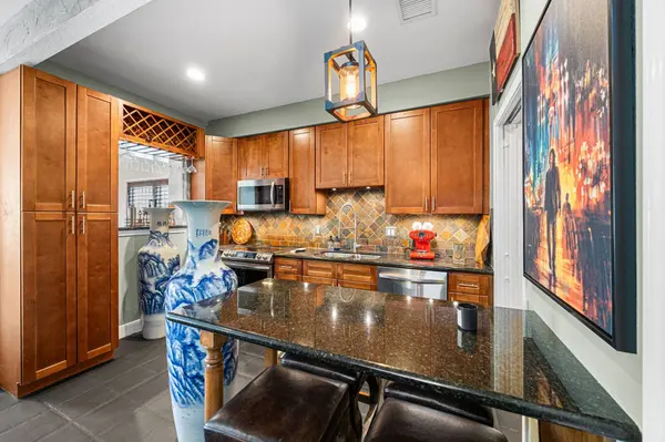 202 E 7th ST, Houston, TX 77007