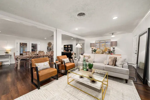 5202 Lamonte LN, Houston, TX 77092