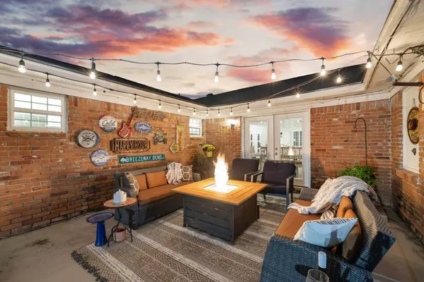 5202 Lamonte LN, Houston, TX 77092