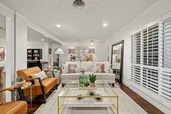 5202 Lamonte LN, Houston, TX 77092