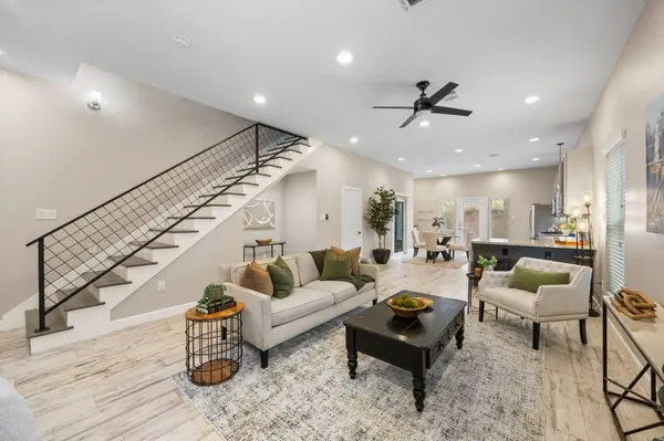 317 E 35th ST #A, Houston, TX 77018