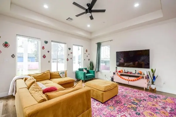 1504 Evelyn ST, Houston, TX 77009