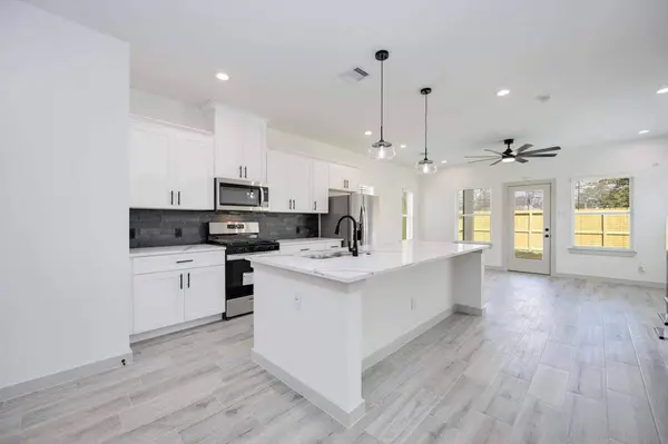 926 Granville DR, Houston, TX 77091