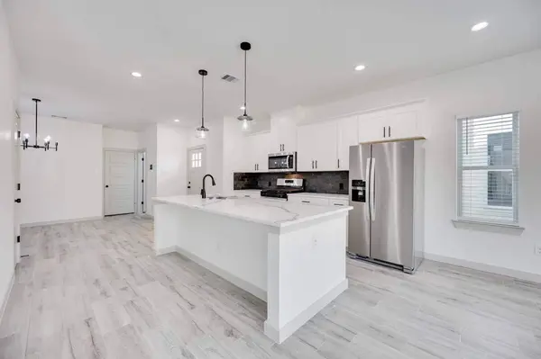 926 Granville DR, Houston, TX 77091