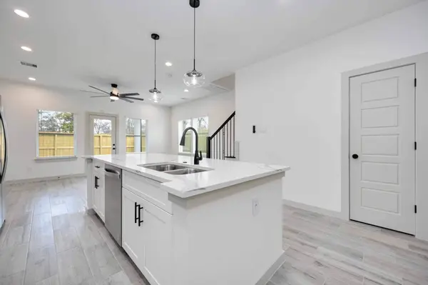 926 Granville DR, Houston, TX 77091