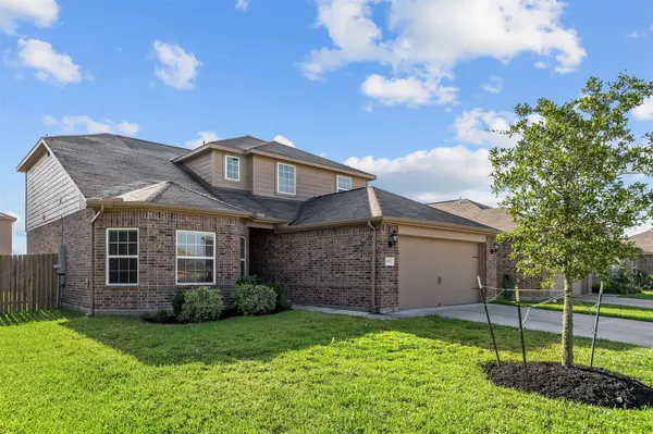 9715 Blue Sapphire DR, Rosharon, TX 77583