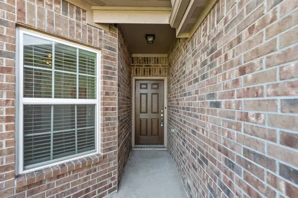 9715 Blue Sapphire DR, Rosharon, TX 77583