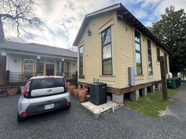 811,813,815 E 23rd ST, Houston, TX 77009