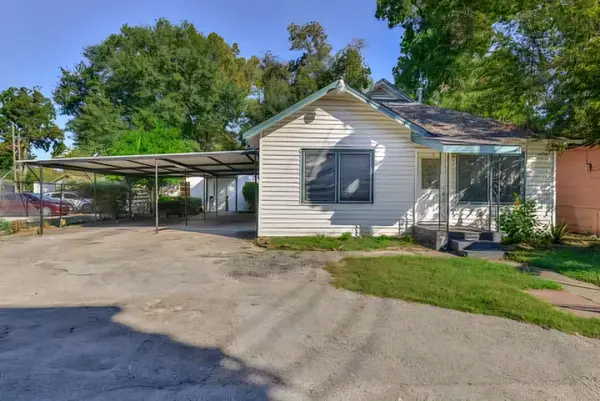 212 Danna LN, Houston, TX 77009