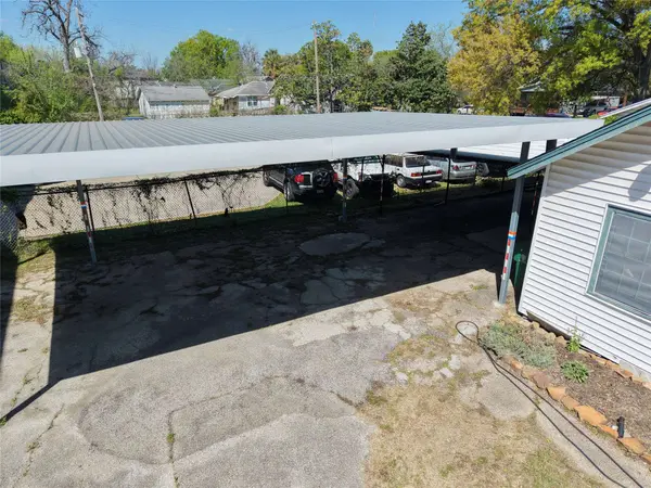 212 Danna LN, Houston, TX 77009