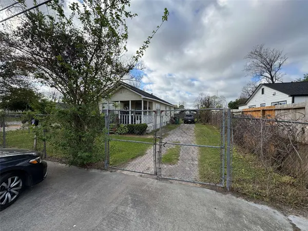 214 Palmyra ST, Houston, TX 77022