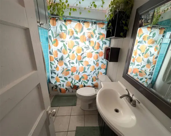 214 Palmyra ST, Houston, TX 77022