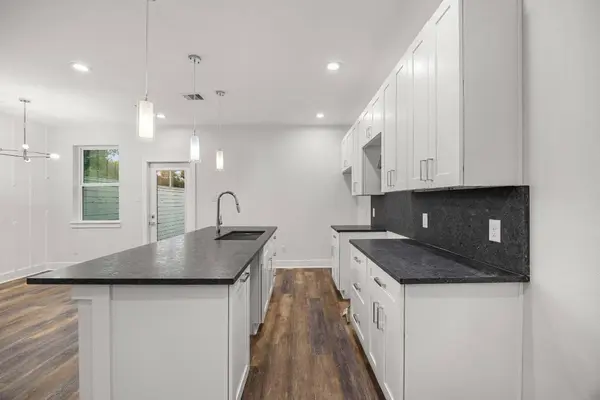 7818 Hanfro LN #A/B, Houston, TX 77088