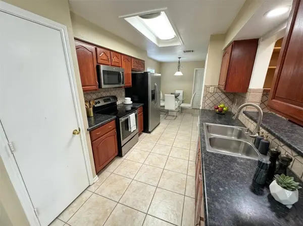 7315 Foxside LN, Humble, TX 77338