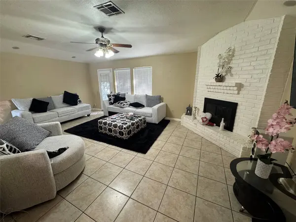 7315 Foxside LN, Humble, TX 77338