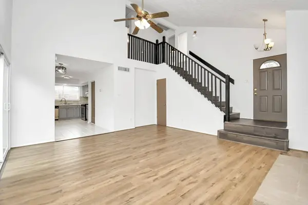 1111 W Brompton Drive, Pearland, TX 77584