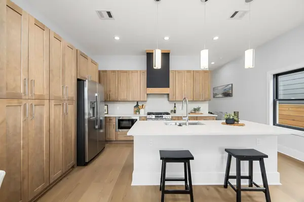 122 E 31st 1/2 ST, Houston, TX 77018