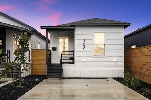 122 E 31st 1/2 ST, Houston, TX 77018