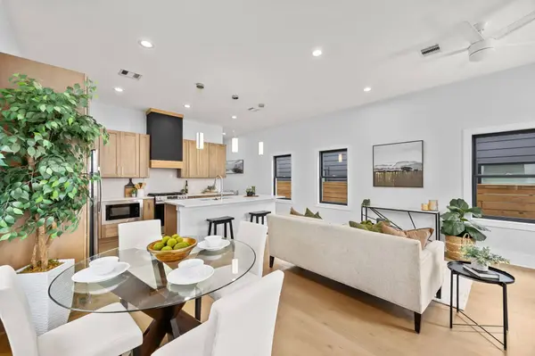 122 E 31st 1/2 ST, Houston, TX 77018