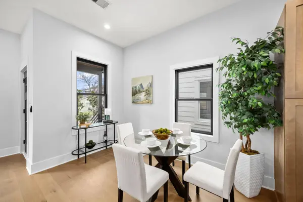 122 E 31st 1/2 ST, Houston, TX 77018