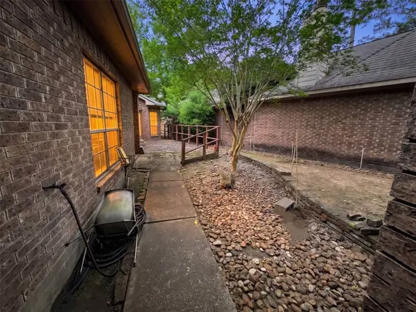 4215 Valley Glade DR, Houston, TX 77345