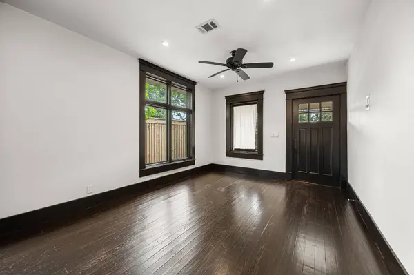 1115 Adele ST, Houston, TX 77009