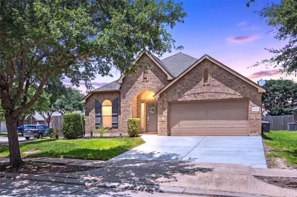 2118 Midnight LN, Houston, TX 77047