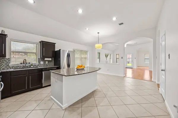 2118 Midnight LN, Houston, TX 77047