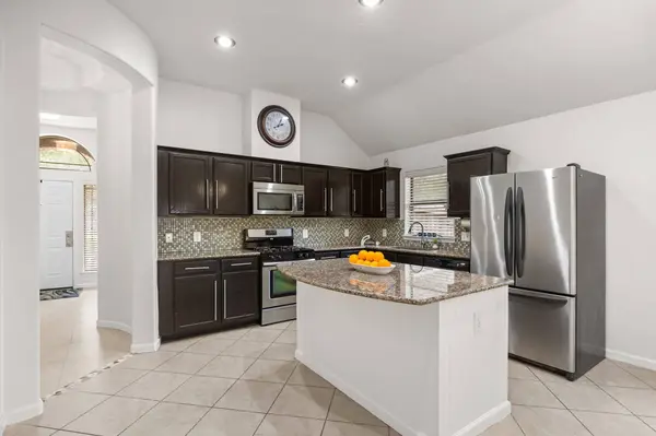 2118 Midnight LN, Houston, TX 77047