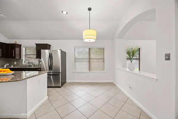 2118 Midnight LN, Houston, TX 77047