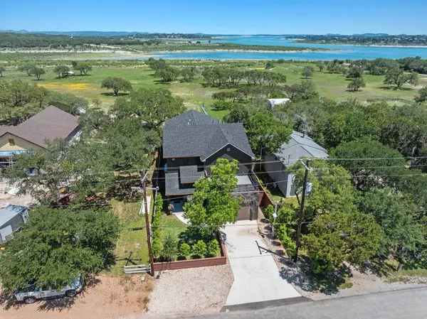 2758 Lakeshore DR, Canyon Lake, TX 78133