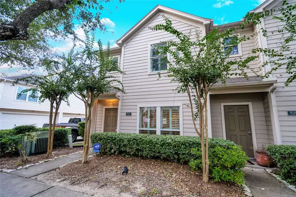 850 W Heights Hollow LN, Houston, TX 77007