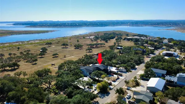 2854 Lakeshore DR, Canyon Lake, TX 78133