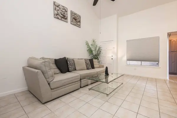 13034 Greenway Chase CT #3034, Houston, TX 77072